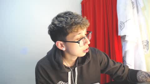 Snapshot of _thomas_hot_ chatting on January 22, 6:10 pm Thomas online show from January 22, 6:10 pm