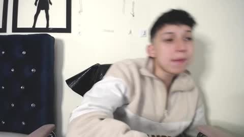 Snapshot of _thomas_hot_ chatting on September 18, 3:52 am Thomas online show from September 18, 3:52 am