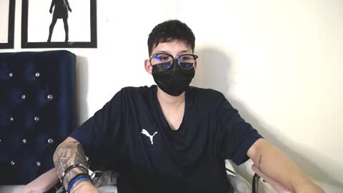 Snapshot of _thomas_hot_ chatting on October 1, 4:27 am Thomas online show from October 1, 4:27 am