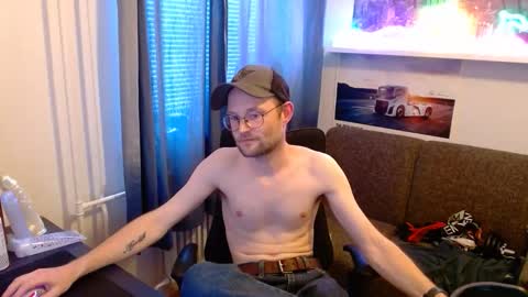 _whoisthatguy_ online show from June 10, 6:41 pm