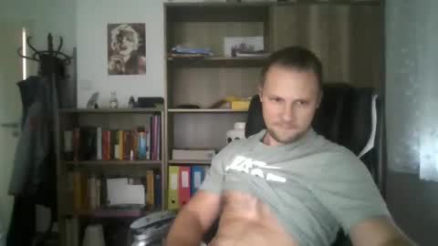 Long distance cumshot online show from December 4, 9:16 am