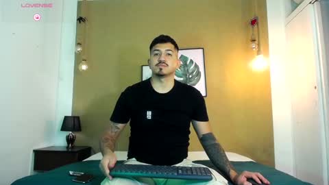 Your aron  online show from March 5, 3:52 am