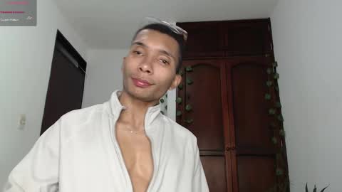 Heyy my name is Aaron online show from January 2, 11:16 pm