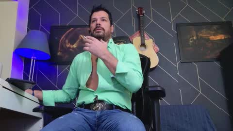 Aaron online show from November 28, 6:16 am