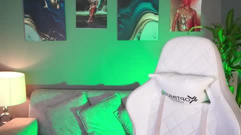 AARON  online show from January 29, 10:16 am