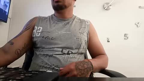 ig aaron hunter123 online show from January 6, 6:10 pm