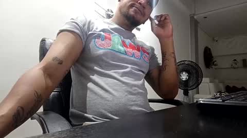 ig aaron hunter123 online show from December 14, 2:12 am