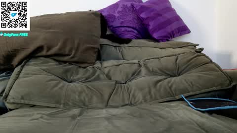 Aaron  online show from October 13, 9:21 pm