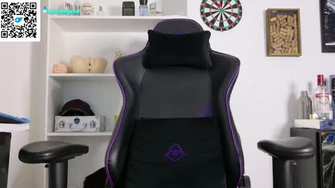 Aaron  online show from September 13, 5:41 am