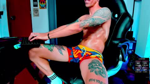 Aaronswt7 online show from December 19, 6:45 am