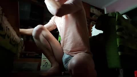 Snapshot of abender82 chatting on October 11, 1:42 am Abender online show from October 11, 1:42 am