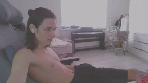 hi  cum in pvt noi extra tip online show from March 2, 9:54 am