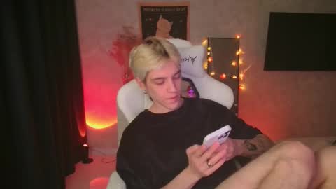 Snapshot of abslut chatting on October 26, 4:09 pm Nick online show from October 26, 4:09 pm