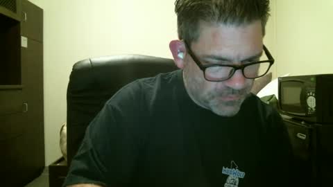 adam91720 online show from December 4, 5:16 am