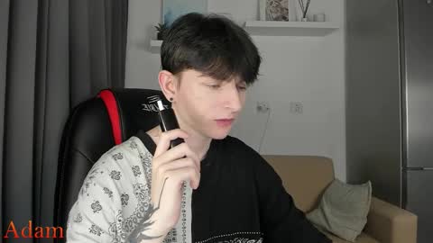 Snapshot of adam_faust chatting on October 6, 9:52 pm Adam online show from October 6, 9:52 pm