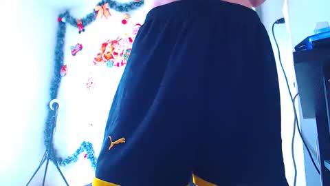 adam hot11 online show from December 4, 3:10 pm