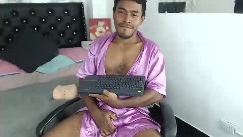 adam_morgan2 online show from October 9, 5:34 am