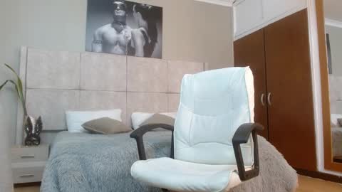 adam_piarse online show from September 30, 5:24 am