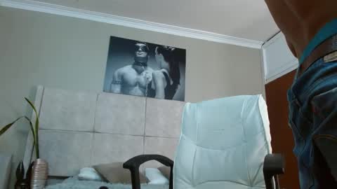 adam_piarse online show from September 18, 3:52 am