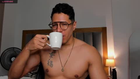 adambrocs1 online show from March 6, 9:14 am