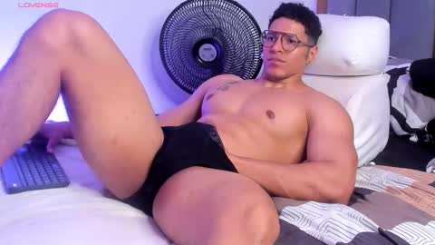 adambrocs1 online show from September 30, 7:35 am