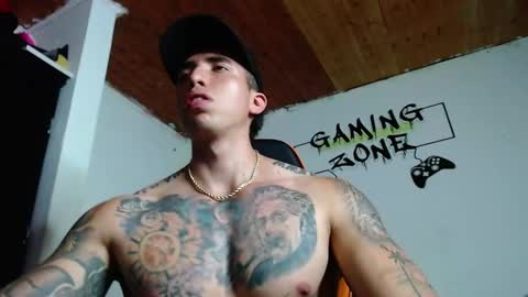 Snapshot of adan_hudson chatting on December 22, 12:50 am Anderson online show from December 22, 12:50 am