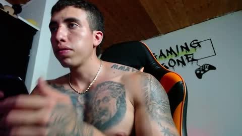 Snapshot of adan_hudson chatting on December 5, 10:34 pm Anderson online show from December 5, 10:34 pm