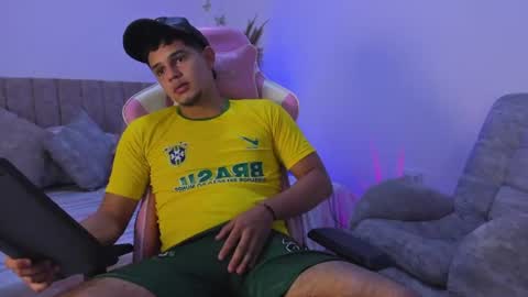 ADRIAN online show from July 8, 7:07 pm