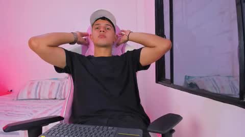 ADRIAN online show from February 5, 6:59 pm