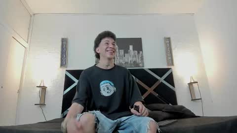 Adrian online show from November 18, 4:49 am