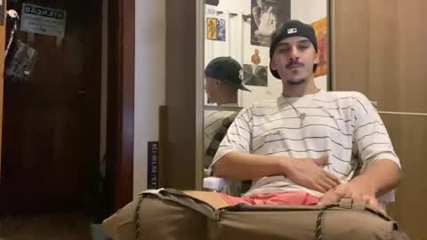 Snapshot of aelucius chatting on October 22, 4:16 am Luci online show from October 22, 4:16 am