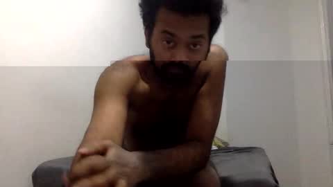 aggaggs online show from November 9, 5:50 pm