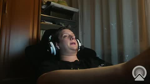 Snapshot of agnesmax chatting on December 25, 2:46 am Agn online show from December 25, 2:46 am