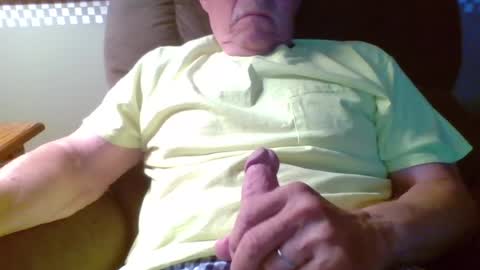 aguynrkfrd online show from July 25, 10:01 am