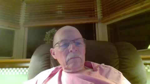 aguynrkfrd online show from July 17, 9:27 am