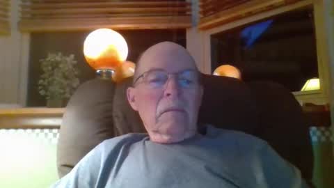 aguynrkfrd online show from June 10, 9:33 am