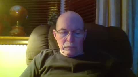 aguynrkfrd online show from December 7, 10:34 am