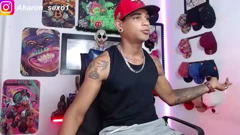 Snapshot of aharon_sexo1 chatting on December 2, 11:16 pm Aharon  Zamora online show from December 2, 11:16 pm