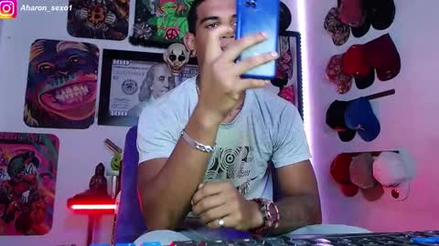 Snapshot of aharon_sexo1 chatting on December 22, 10:47 pm Aharon  Zamora online show from December 22, 10:47 pm