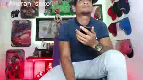 Snapshot of aharon_sexo1 chatting on February 18, 3:32 pm Aharon  Zamora online show from February 18, 3:32 pm