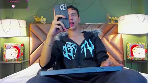 aiden_royce online show from December 18, 3:13 am