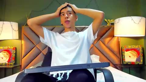 aiden_royce online show from December 23, 5:05 am