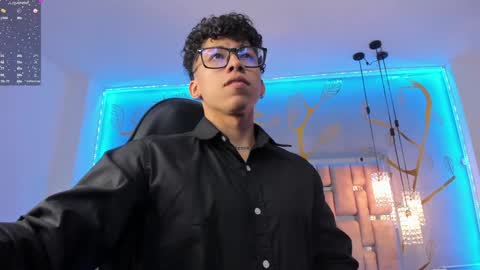 Snapshot of akazaboy chatting on December 5, 3:59 am akazaboy online show from December 5, 3:59 am