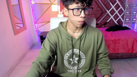 Snapshot of akazaboy chatting on January 26, 4:20 am akazaboy online show from January 26, 4:20 am