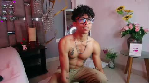 Snapshot of akazaboy chatting on February 21, 2:17 am akazaboy online show from February 21, 2:17 am