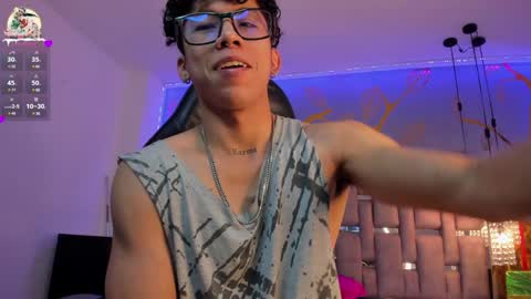 Snapshot of akazaboy chatting on December 31, 7:29 pm akazaboy online show from December 31, 7:29 pm