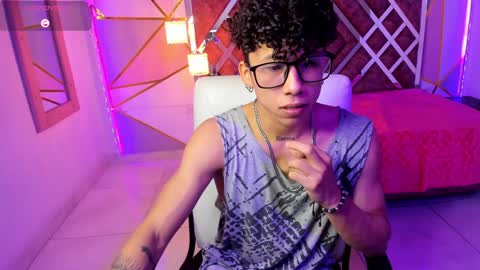 Snapshot of akazaboy chatting on January 29, 4:05 am akazaboy online show from January 29, 4:05 am