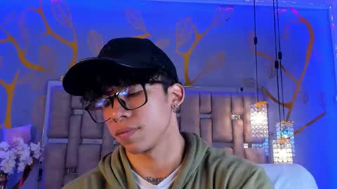 akazaboy online show from December 2, 4:26 am