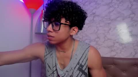 akazaboy online show from January 8, 6:18 am