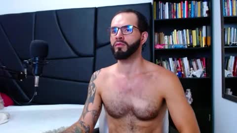 akiles online show from January 8, 11:54 pm